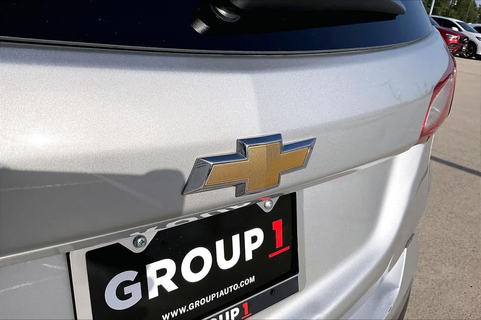 Used 2018 Silver Ice Metallic Chevrolet LT image 29