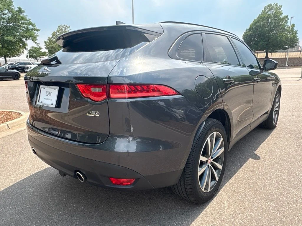 Used 2017  Jaguar 35t Prestige image 5