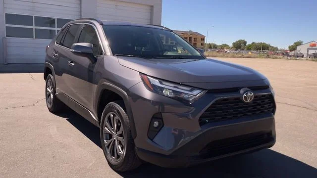 Used 2025 Gray Toyota XLE Premium image 4