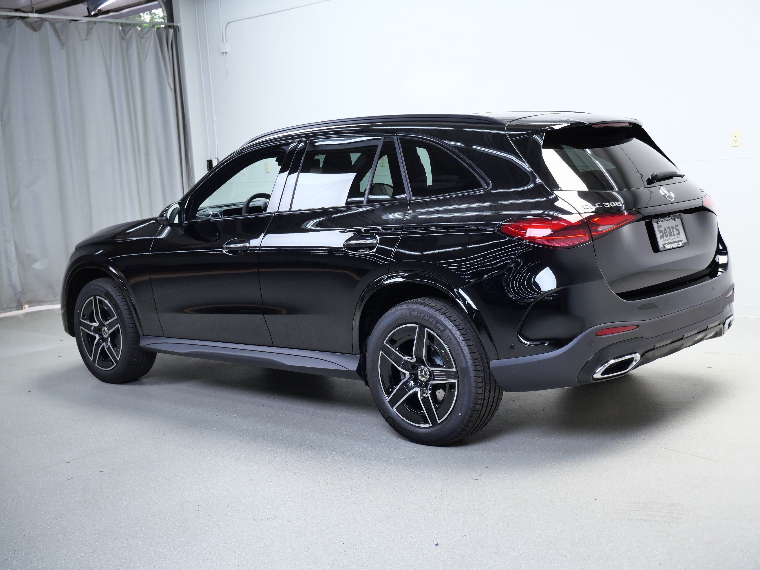New 2026 Black Mercedes-Benz GLC 300 image 5