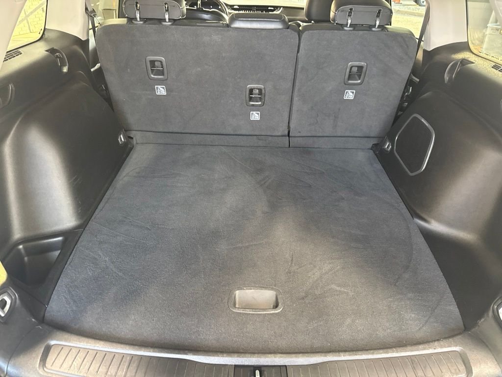 Used 2022 Gray Jeep Limited image 10