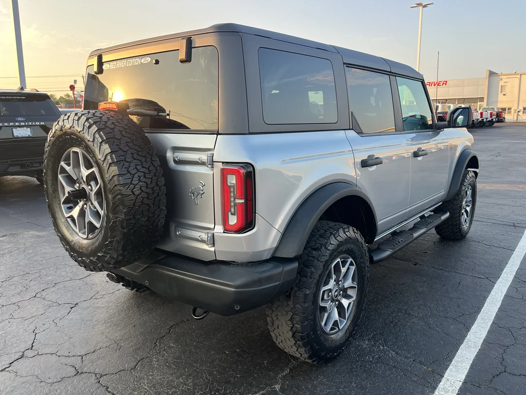 Used 2023 Iconic Silver Metallic Ford Badlands image 5