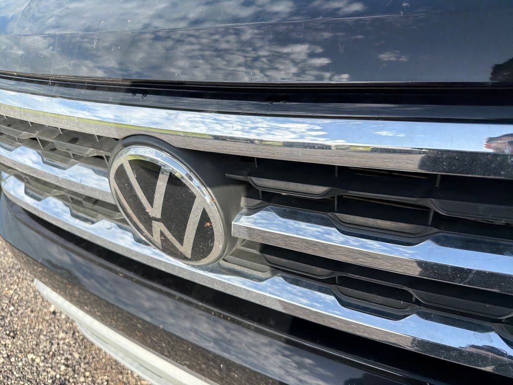 Used 2021 Deep Black Pearl Volkswagen 2.0T SE w/Technology image 16