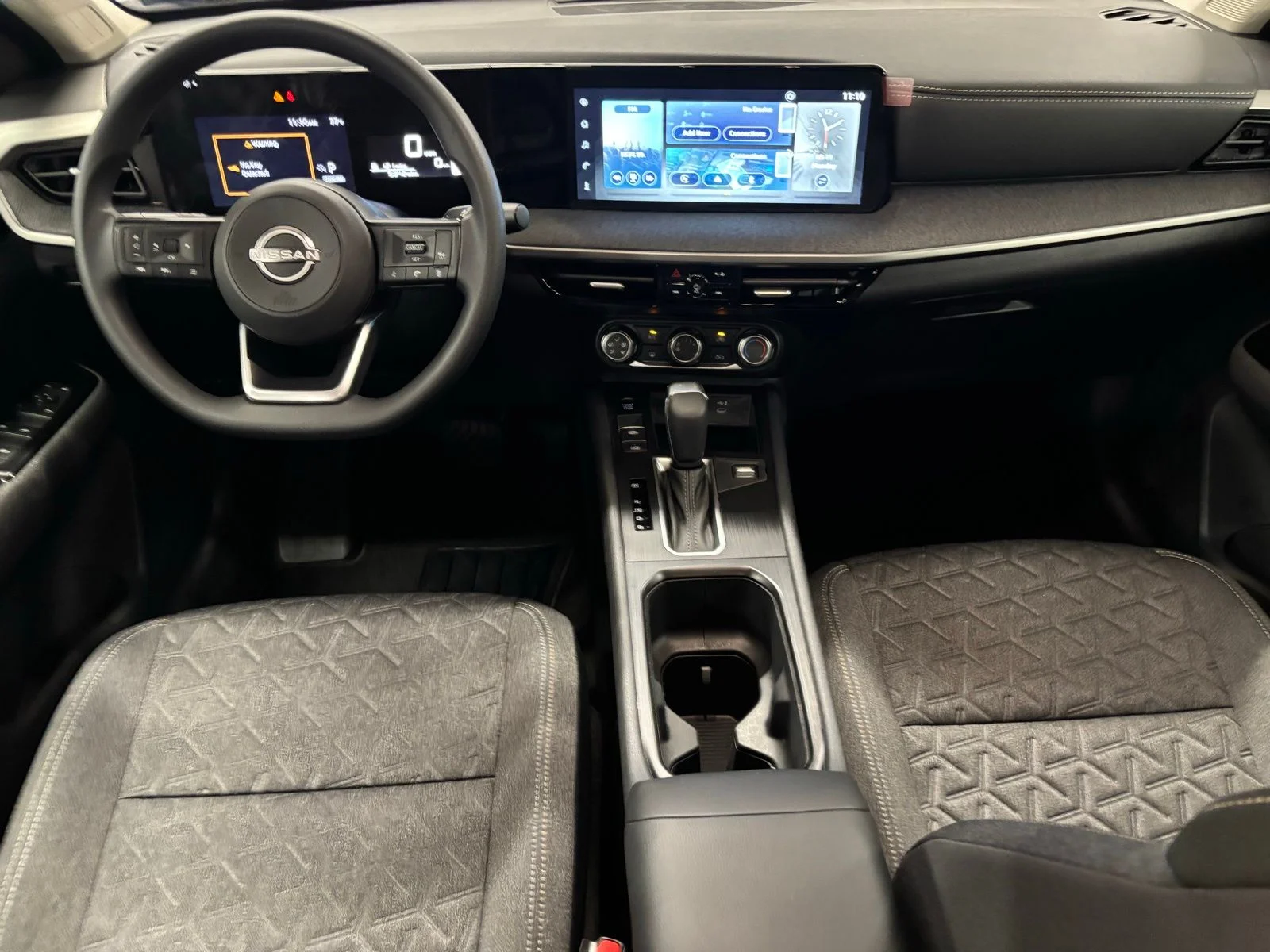 Used 2025 Gray Nissan SV image 10
