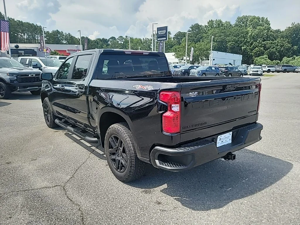 Used 2026 Black Chevrolet Custom image 5