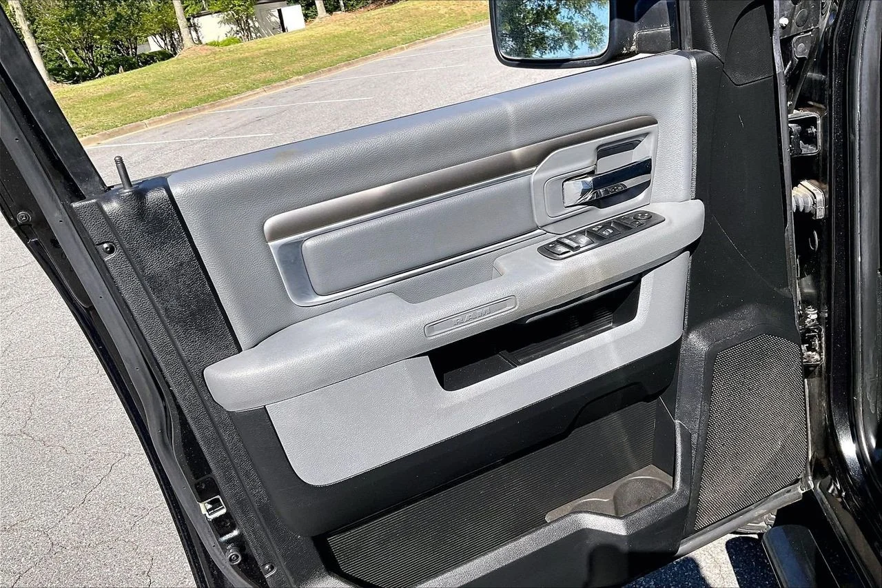 Certified Used 2018 Black Ram SLT image 26