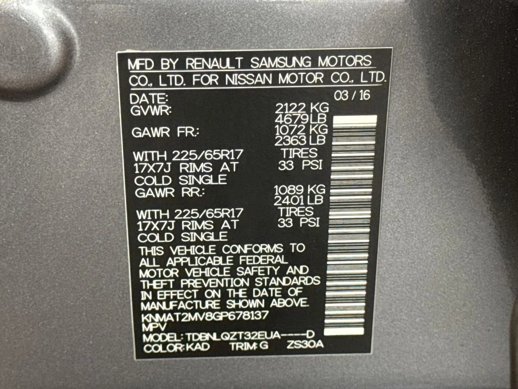 Used 2016 Gray Nissan SV image 27