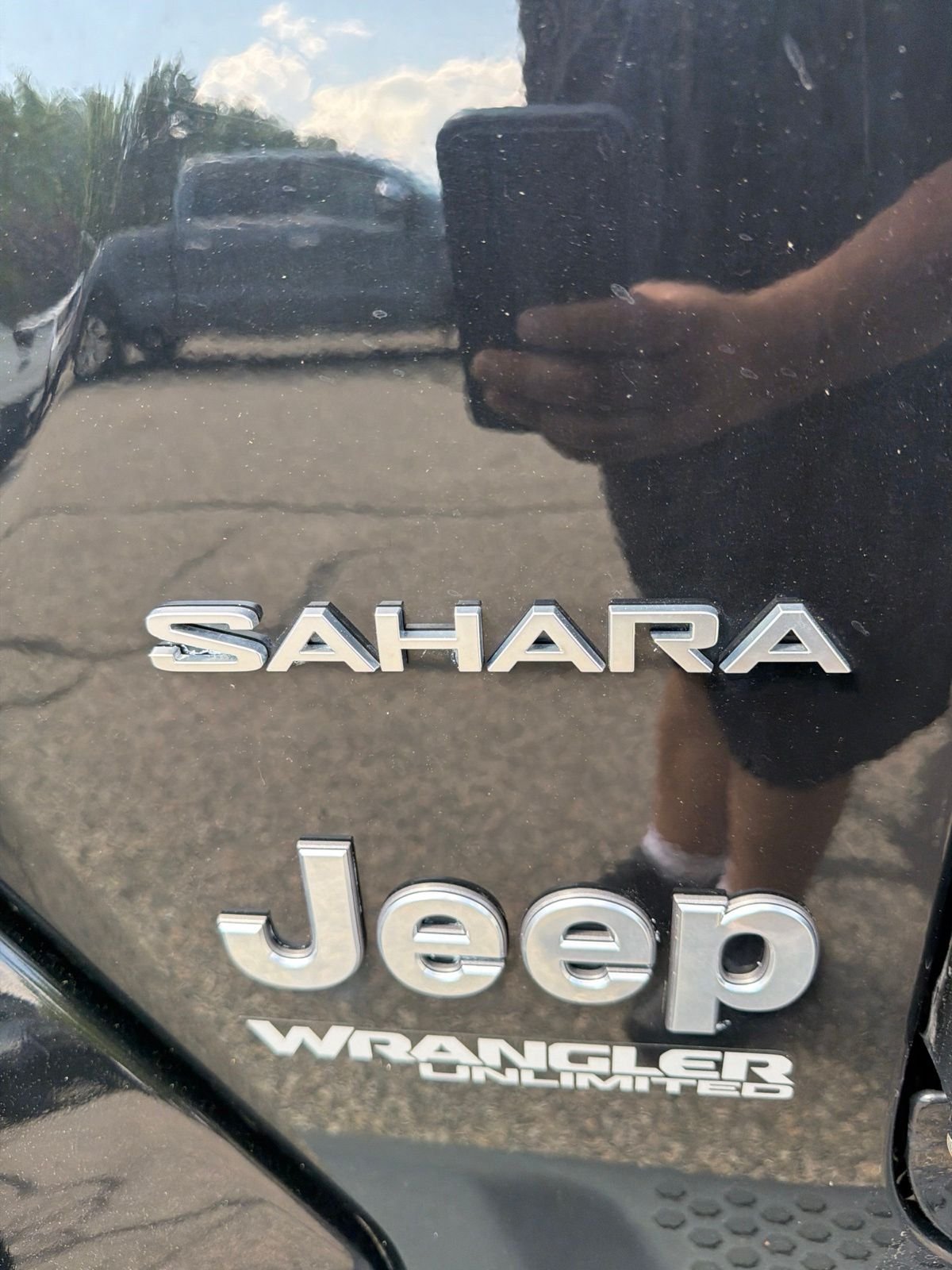 Used 2020 Black Jeep Unlimited Sahara image 11