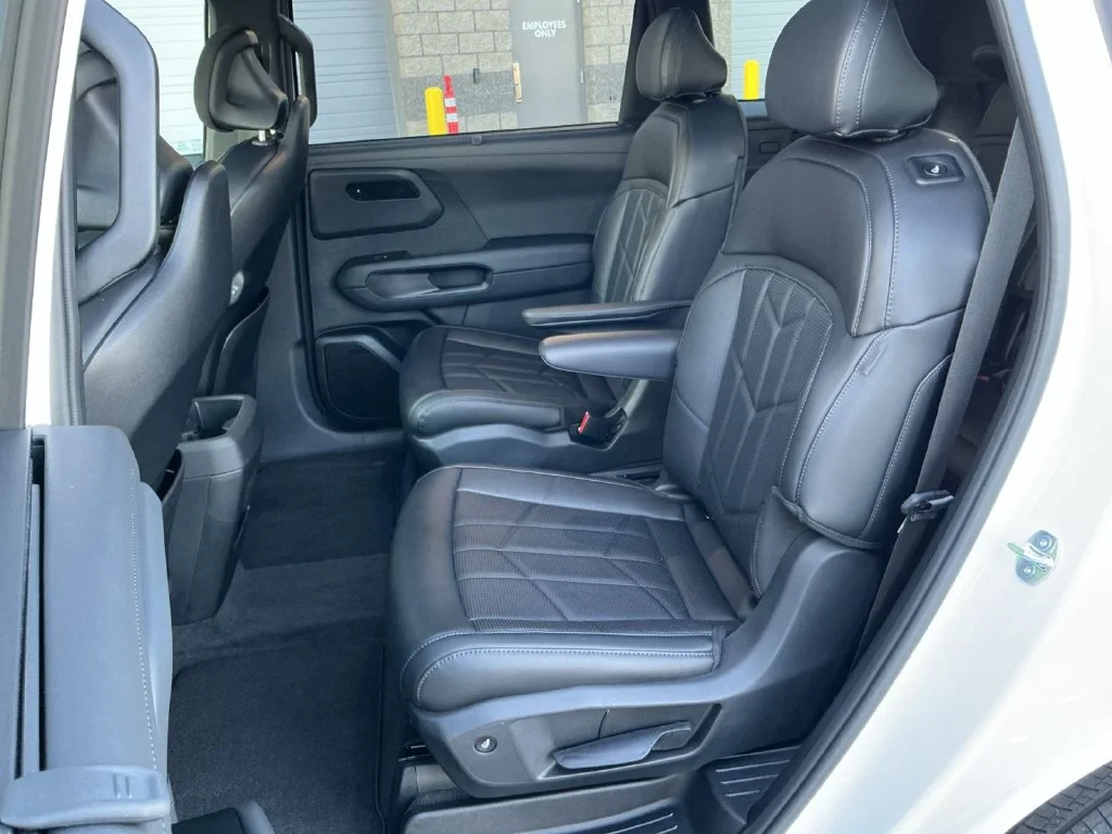 Used 2027 White Kia X-Line SX image 28