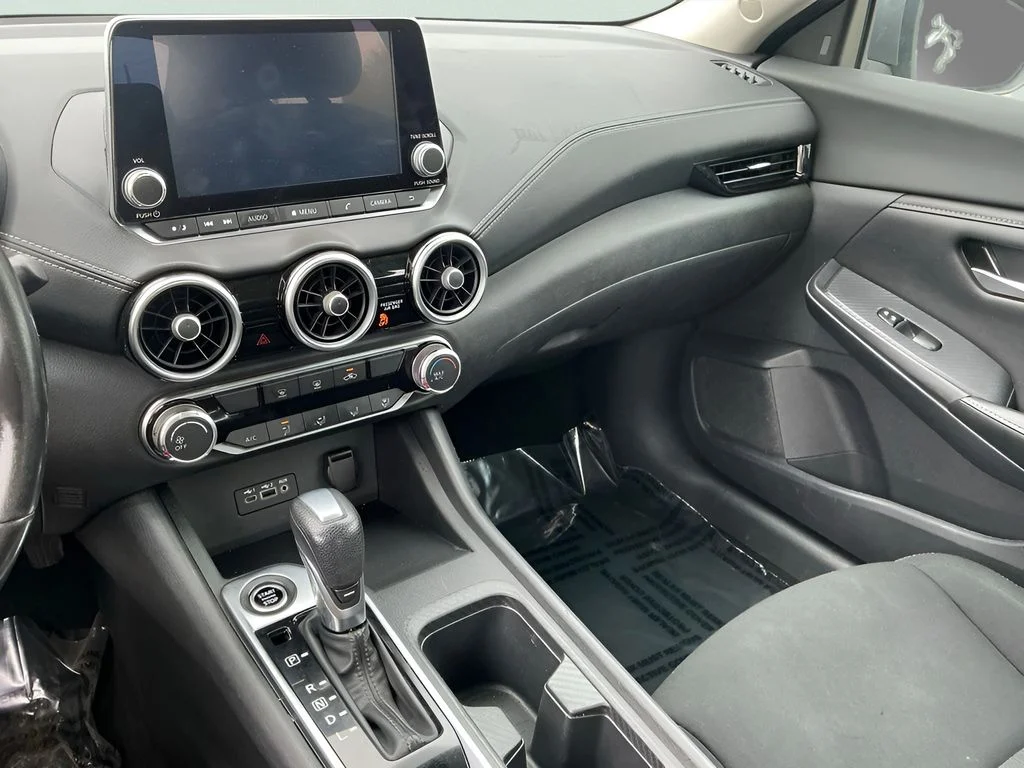 Used 2022 Gray Nissan SV image 31