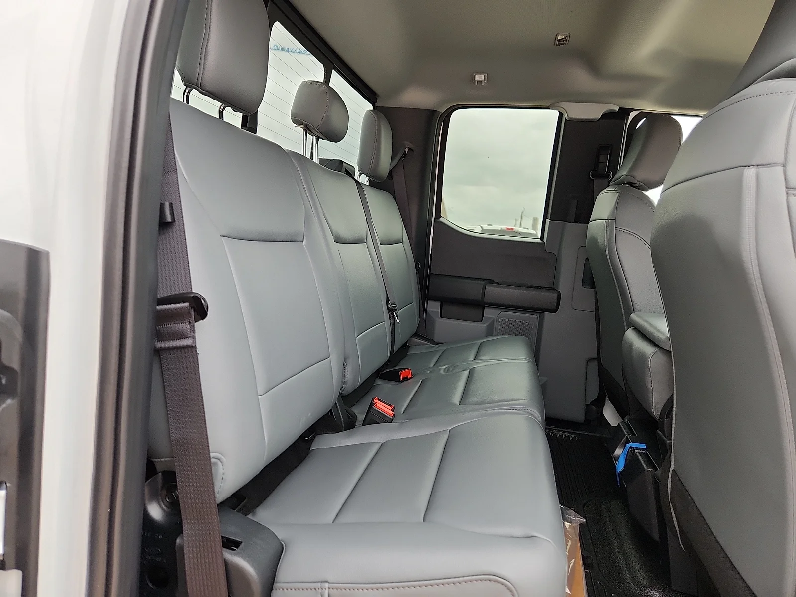 New 2026 Oxford White Ford XL image 19