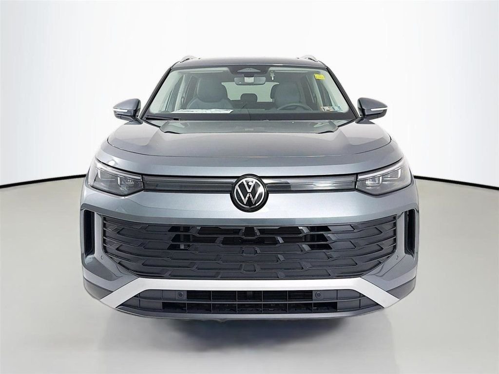 New 2026 Platinum Gray Metallic Volkswagen 2.0T SE 4MOTION image 2