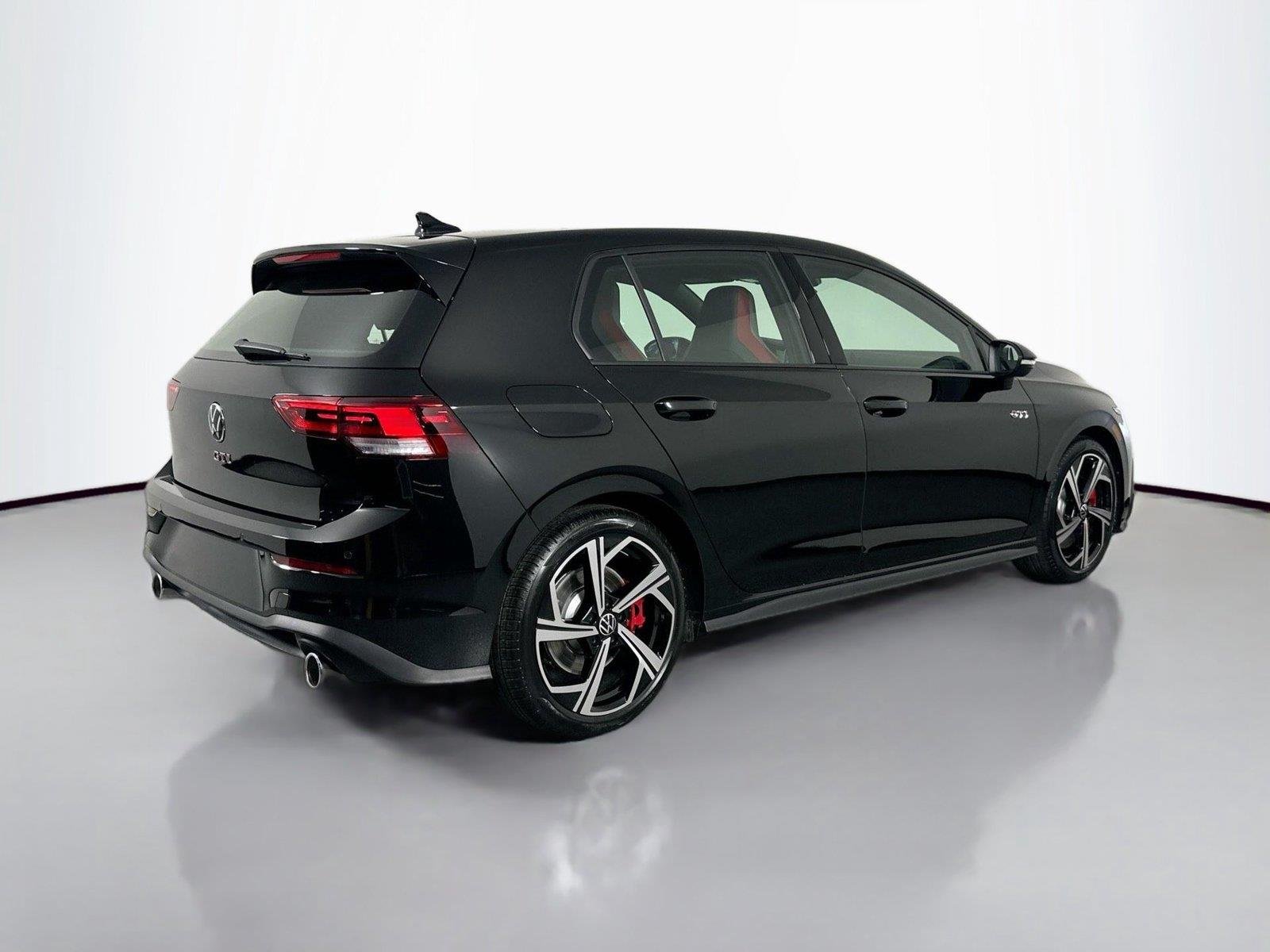 2026 Volkswagen Golf GTI SE - Photo 5