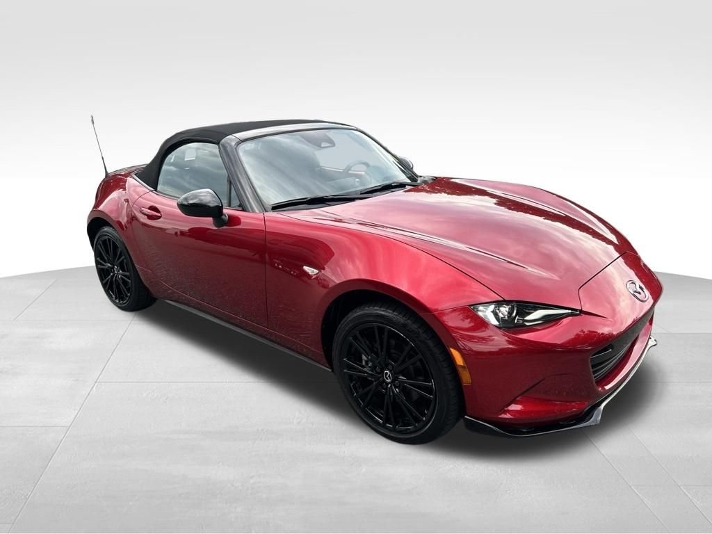 Used 2025 Red Mazda Club image 8