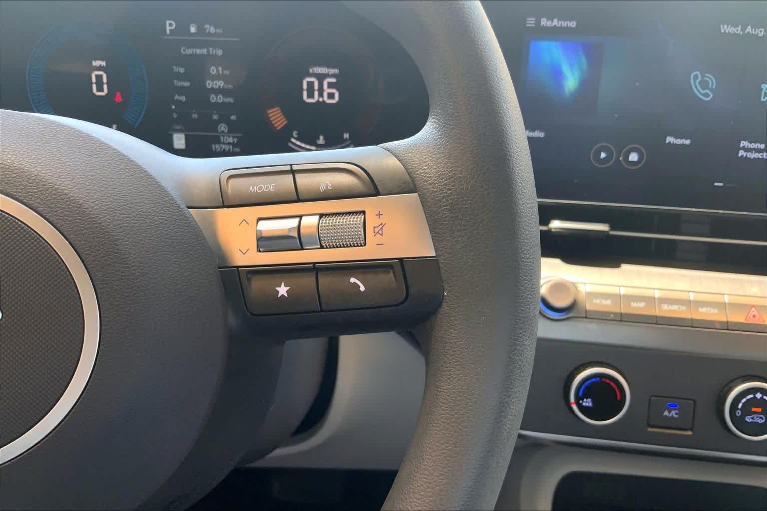 2025 Hyundai Kona SE - Photo 24