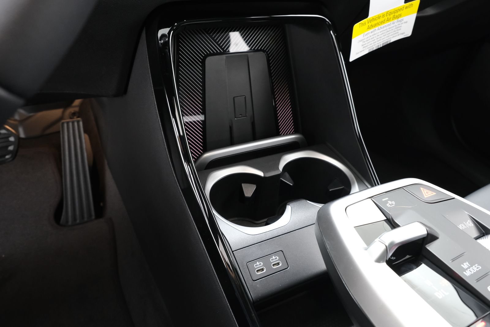 New 2026 Mineral White Metallic BMW xDrive28i image 19