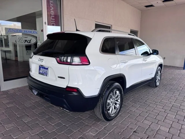 Certified Used 2021 Bright White Clearcoat Jeep Latitude Lux image 5