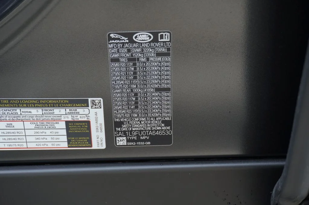 New 2026 Carpathian Grey Land Rover Dynamic SE image 36