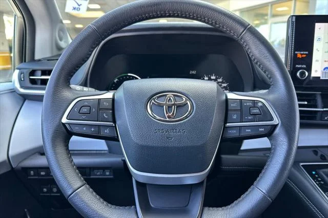 Certified Used 2025 RUBY FLARE PEARL* Toyota  image 24