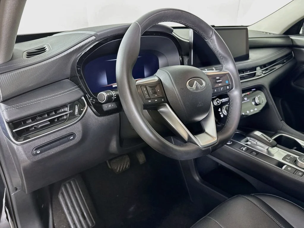 Certified Used 2023 Black INFINITI LUXE image 12
