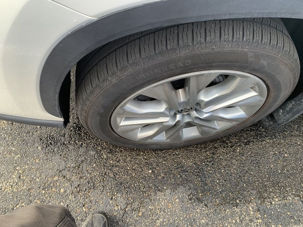 Used 2020 White Toyota XLE image 7