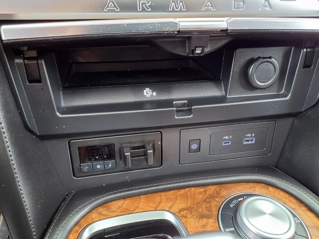 Used 2024 Silver Nissan SL image 10