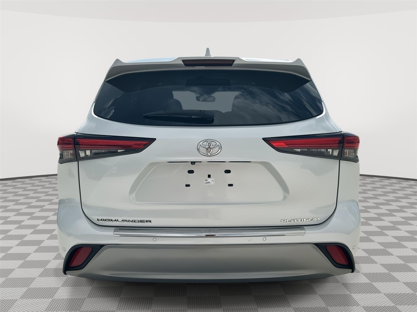 Used 2023 Wind Chill Pearl Toyota Platinum image 10