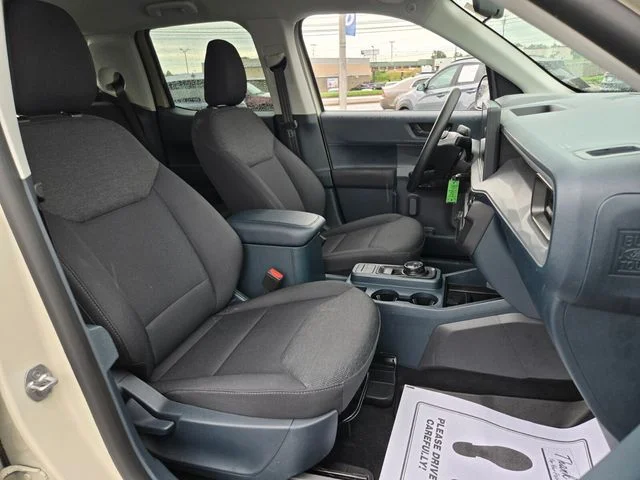 Used 2025 Beige Ford XL image 21