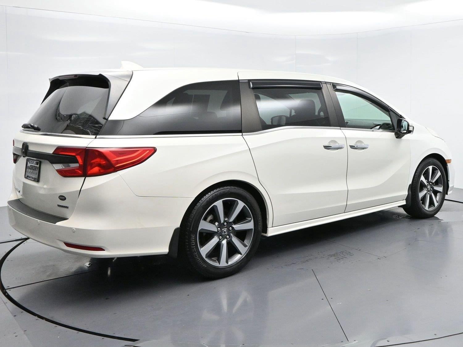 Used 2019 White Diamond Pearl Honda Touring image 7