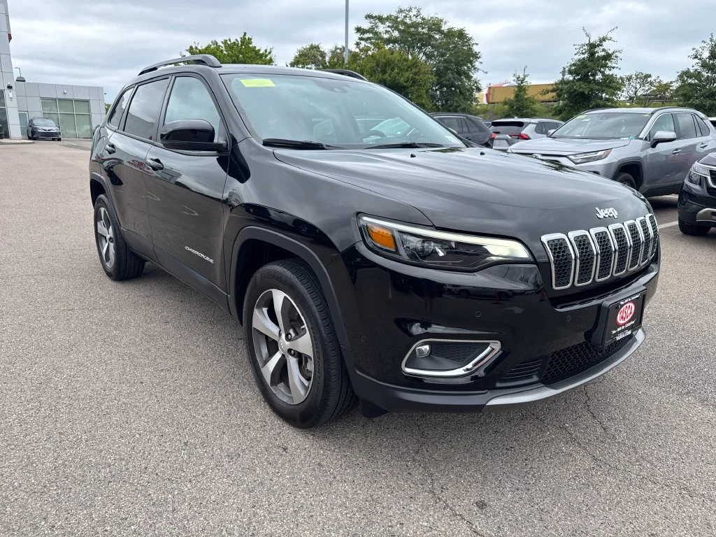 Used 2022 Black Jeep Limited image 9