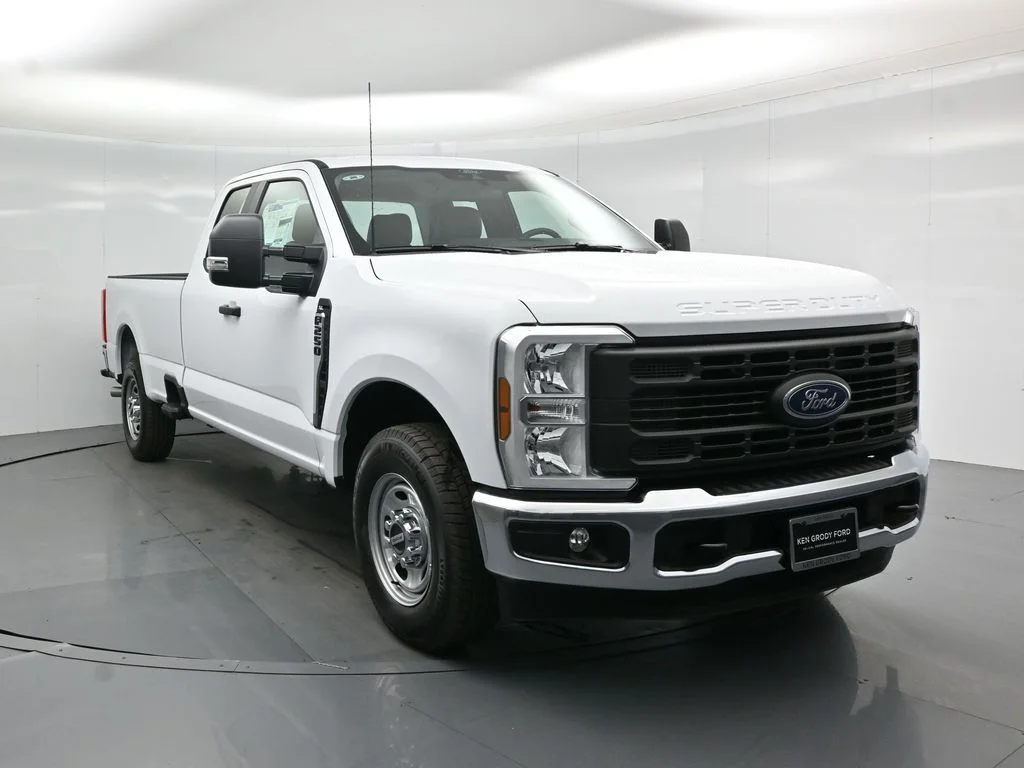New 2026 Oxford White Ford XL image 48