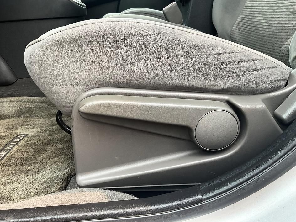 Used 2012 Silver Nissan 2.0 S image 14