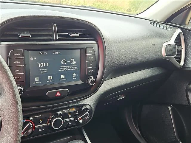 Used 2021 White KIA S (IVT) image 15