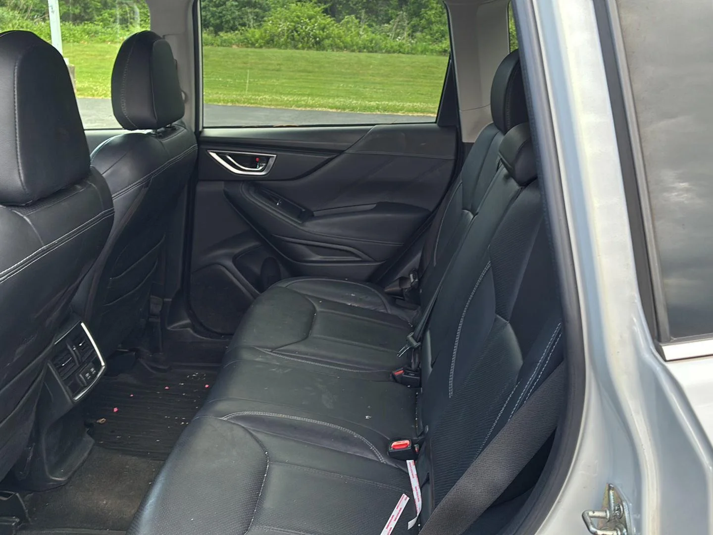 Used 2019 Crystal White Pearl Subaru Limited image 9