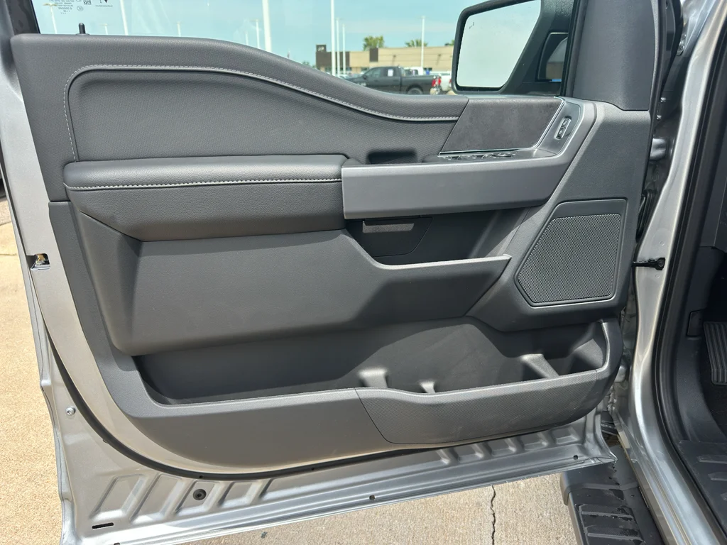 New 2026 Iconic Silver Metallic Ford XLT image 12