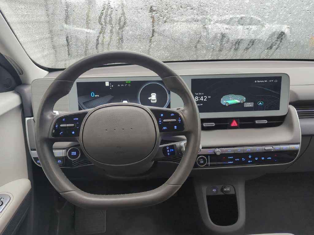 Used 2024 Gold Hyundai SEL image 18