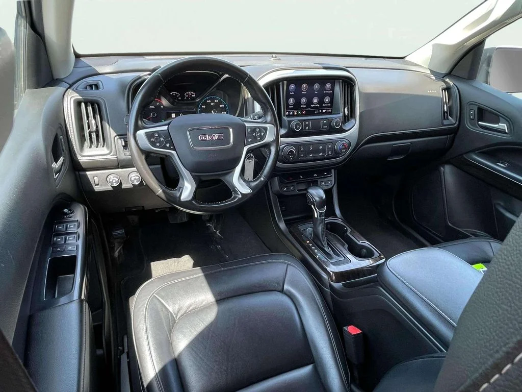 Used 2022 Summit White GMC Elevation image 29