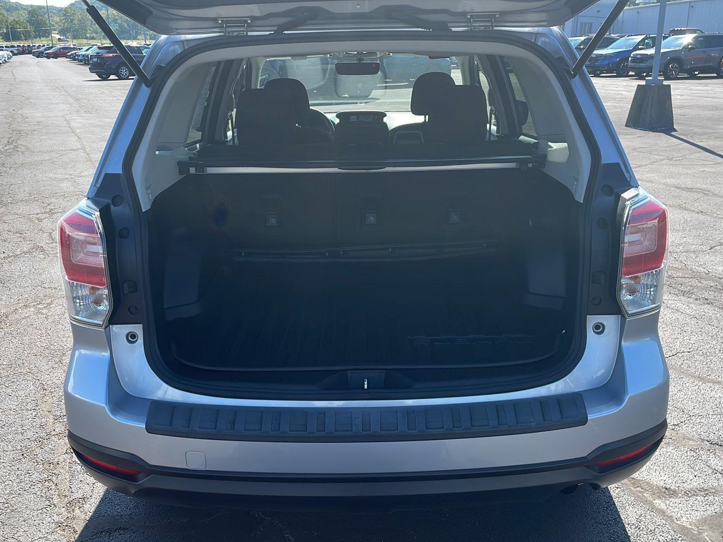 Used 2017 Ice Silver Metallic Subaru Premium image 29