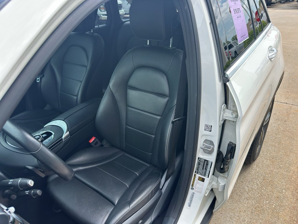Used 2019 Polar White Mercedes-Benz 300 image 25