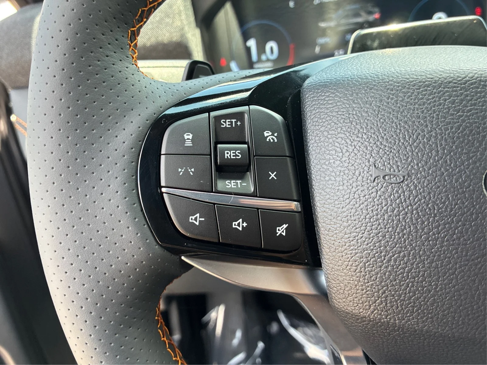 New 2026 Carbonized Gray Metallic Ford Tremor® image 23