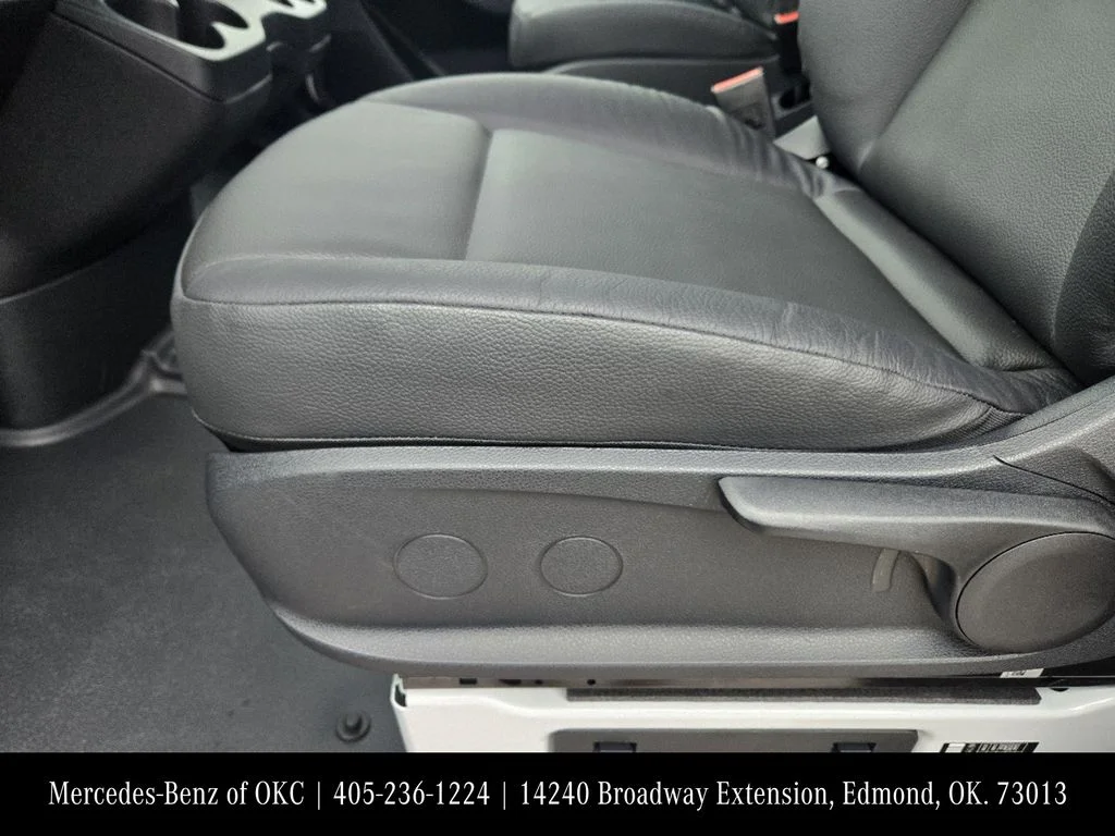 Used 2025 White Mercedes-Benz Cargo 170 WB image 24