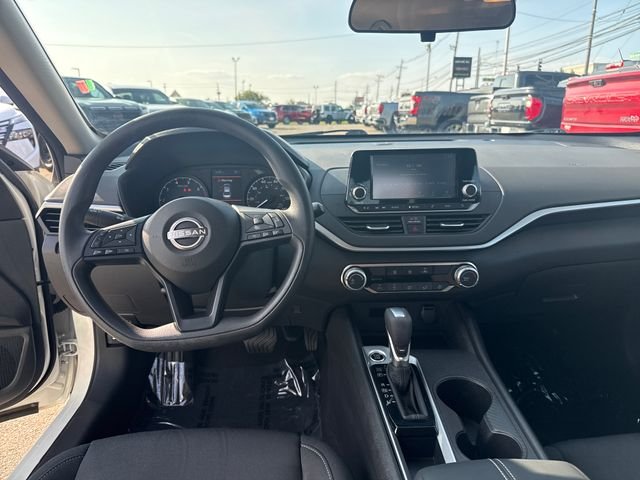 Used 2024 White Nissan 2.5 S image 16