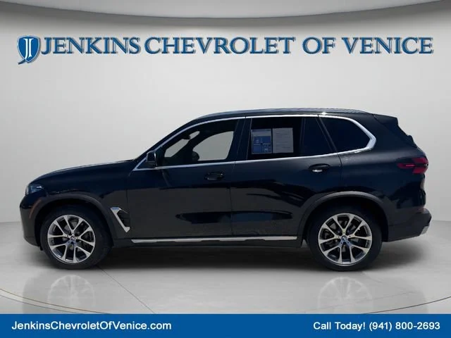 Used 2024 Black BMW sDrive40i image 9