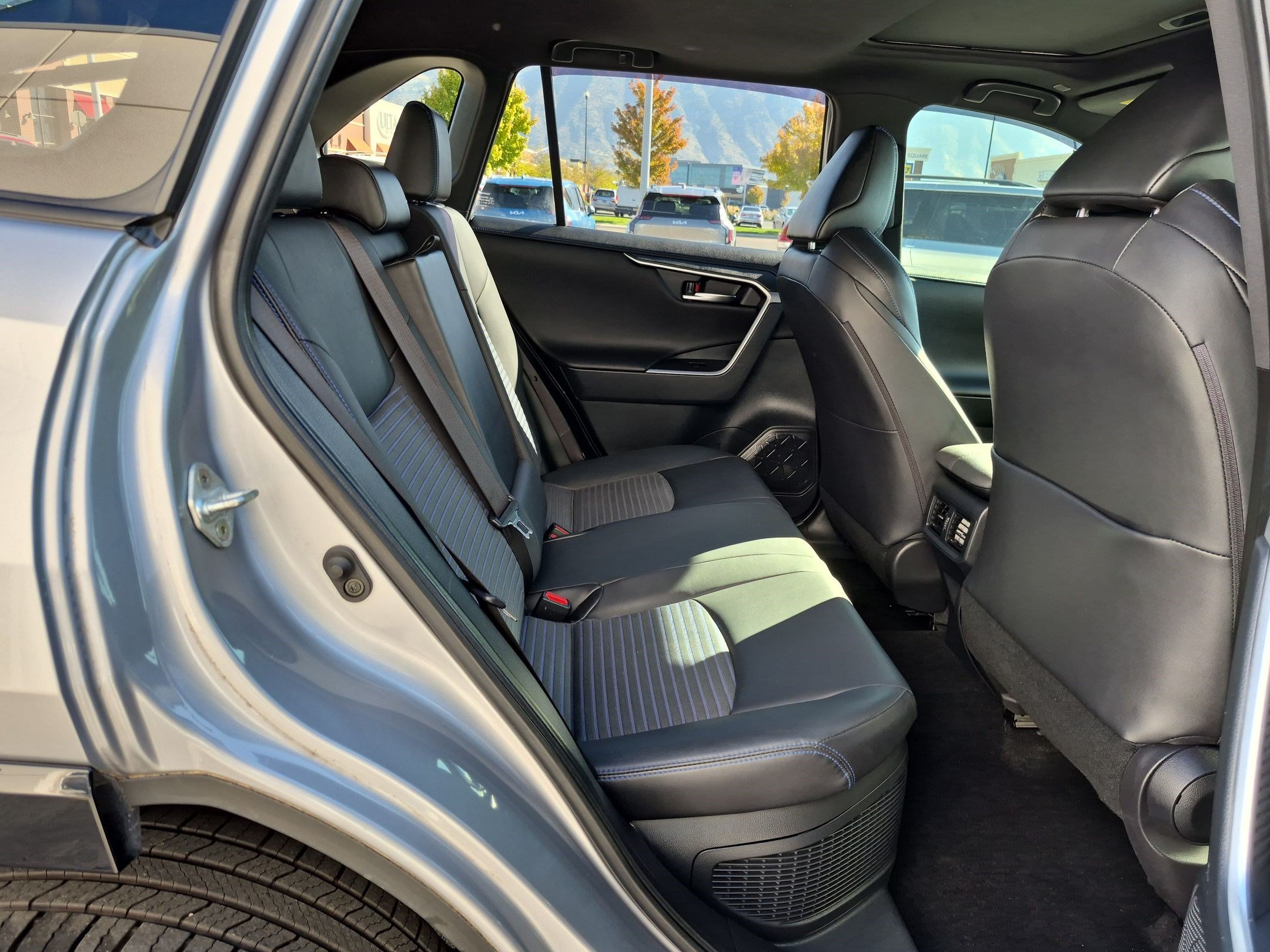 2023 Toyota RAV4 XSE - Photo 31