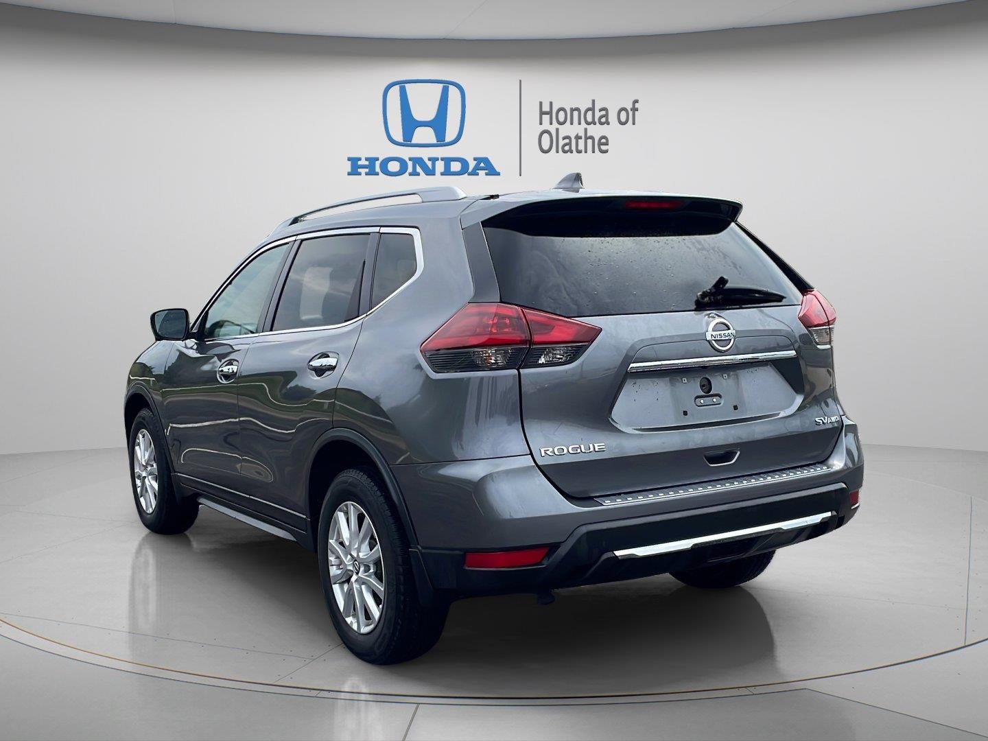 Used 2018 Gun Metallic Nissan SV image 5