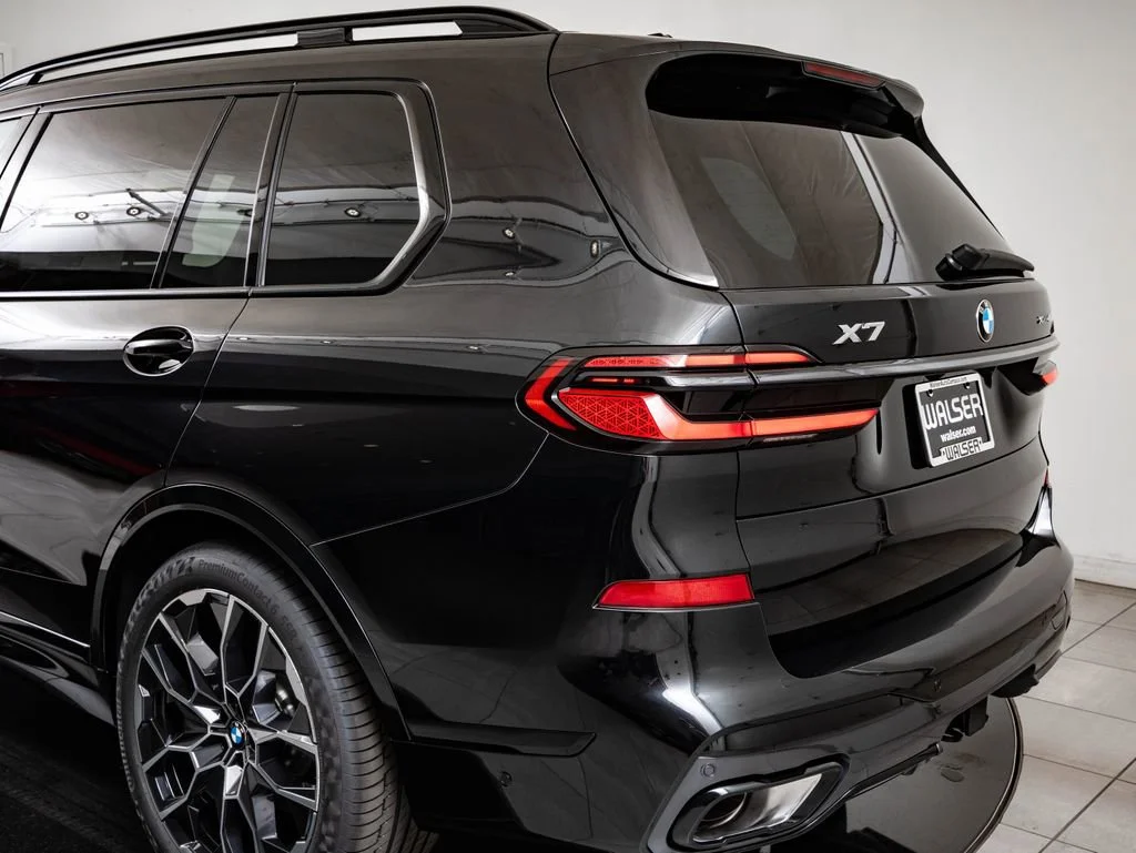 New 2027 Black Sapphire Metallic BMW xDrive40i image 19