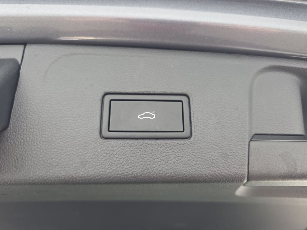 2023 Volkswagen Atlas SE w/Tech - Photo 33