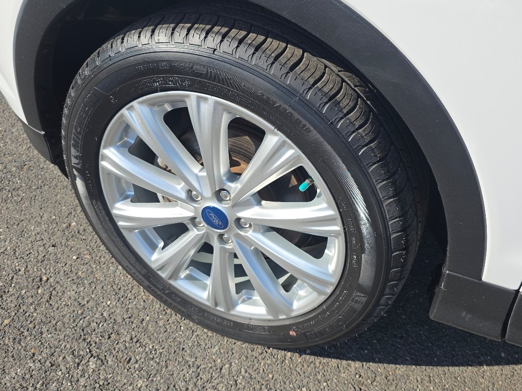 Certified Used 2019 Oxford White Ford SEL image 36