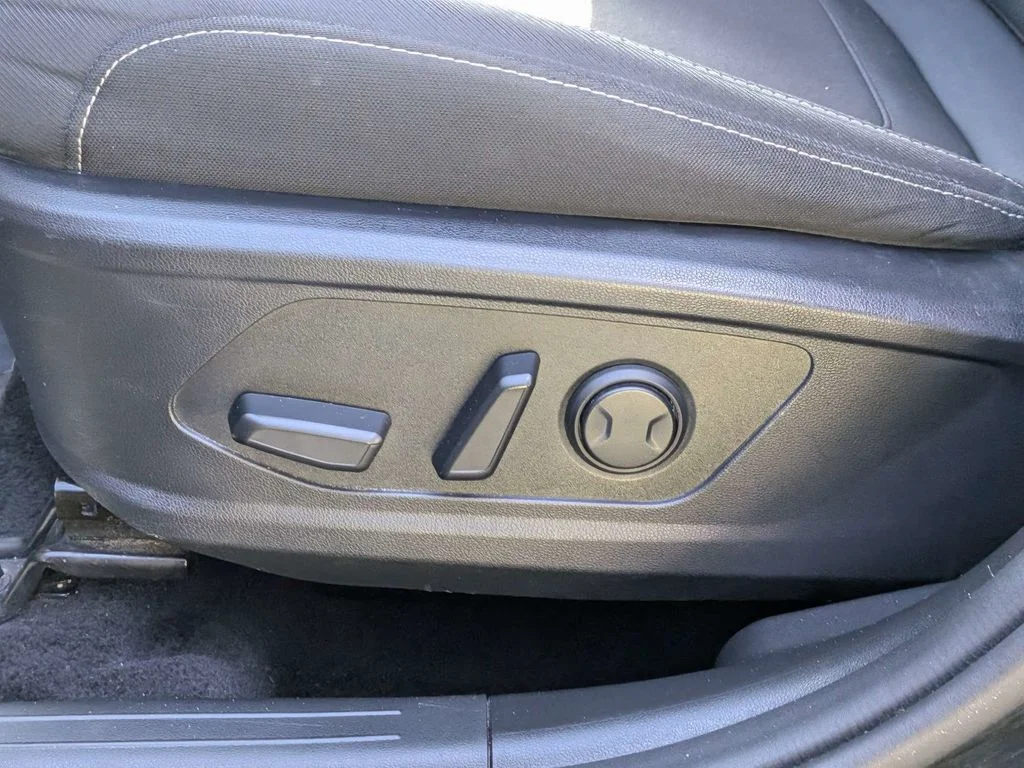 Used 2024 Black Hyundai SEL image 19