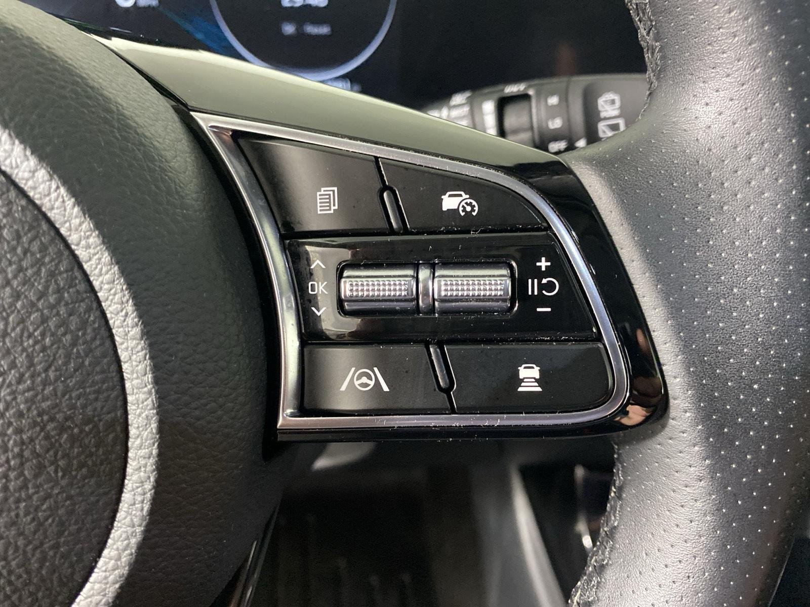 Used 2025 Fusion Black Kia SX image 19